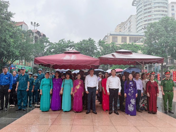 Phường Tương Mai tổ chức lễ dâng hương, đặt vòng hoa tưởng nhớ các anh hùng liệt sĩ nhân kỷ niệm 78 năm ngày Thương binh liệt sỹ (27/7/1947-27/7/2025) - Ảnh 8.