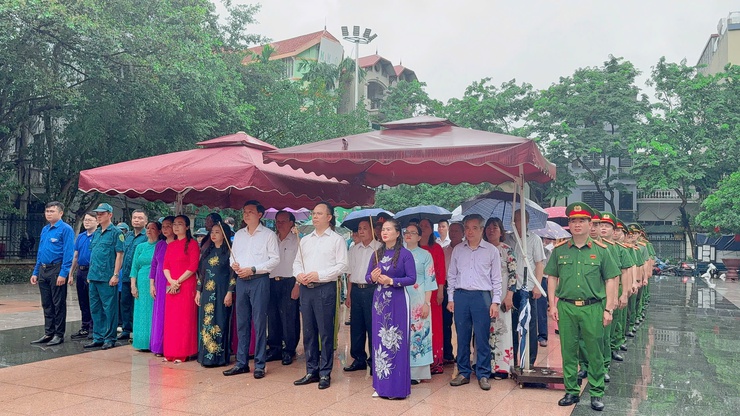Phường Tương Mai tổ chức lễ dâng hương, đặt vòng hoa tưởng nhớ các anh hùng liệt sĩ nhân kỷ niệm 78 năm ngày Thương binh liệt sỹ (27/7/1947-27/7/2025) - Ảnh 10.