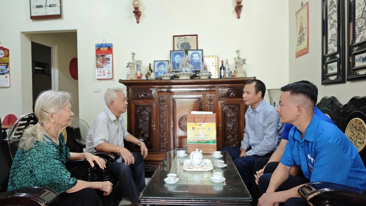 ỦY BAN MTTQ VIỆT NAM PHƯỜNG XUÂN PHƯƠNG TRI ÂN CÁC GIA ĐÌNH CHÍNH SÁCH NHÂN KỶ NIỆM 78 NĂM NGÀY THƯƠNG BINH - LIỆT SĨ (27/7/1947 – 27/7/2025)- Ảnh 1.
