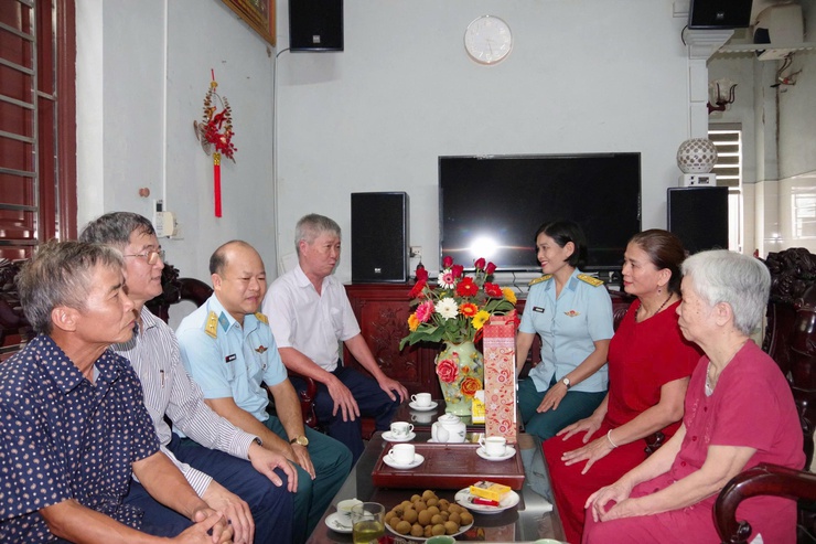 ỦY BAN MTTQ VIỆT NAM PHƯỜNG XUÂN PHƯƠNG TRI ÂN CÁC GIA ĐÌNH CHÍNH SÁCH NHÂN KỶ NIỆM 78 NĂM NGÀY THƯƠNG BINH - LIỆT SĨ (27/7/1947 – 27/7/2025)- Ảnh 5.