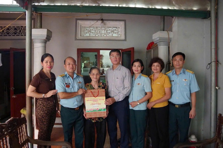 ỦY BAN MTTQ VIỆT NAM PHƯỜNG XUÂN PHƯƠNG TRI ÂN CÁC GIA ĐÌNH CHÍNH SÁCH NHÂN KỶ NIỆM 78 NĂM NGÀY THƯƠNG BINH - LIỆT SĨ (27/7/1947 – 27/7/2025)- Ảnh 6.