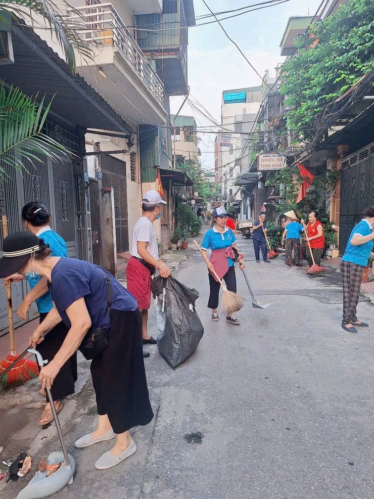 Phường Tương Mai tổ chức ra quân tổng vệ sinh môi trường trên toàn địa bàn Phường - Ảnh 4.