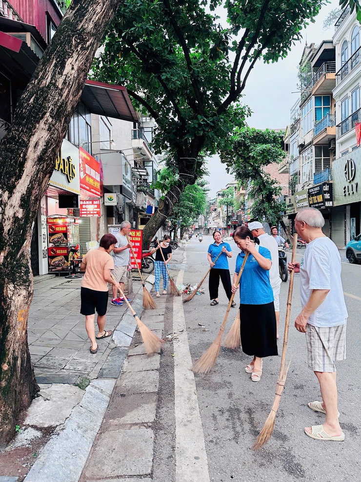 Phường Tương Mai tổ chức ra quân tổng vệ sinh môi trường trên toàn địa bàn Phường - Ảnh 16.