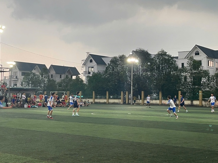 Tưng bừng khai mạc giải bóng đá thanh niên chào mừng Đại hội Đảng bộ xã Tiến Thắng lần thứ I- Ảnh 10.