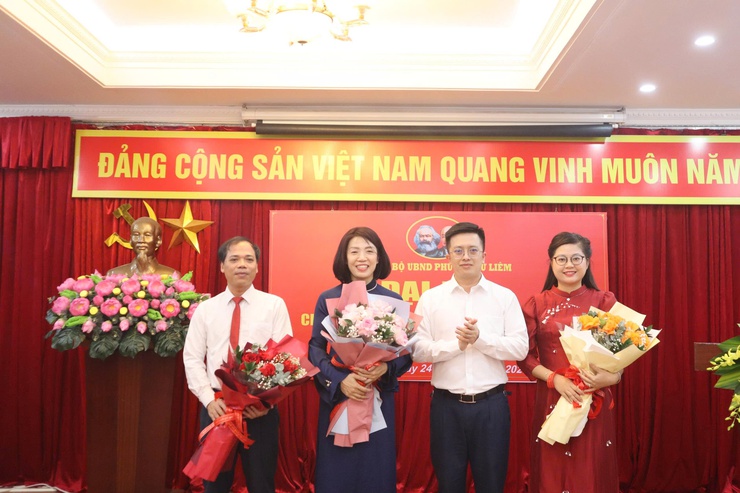 Đại hội Chi bộ Phòng Kinh tế, Hạ tầng và Đô thị phường Từ Liêm lần thứ I, nhiệm kỳ 2025 - 2030- Ảnh 3.