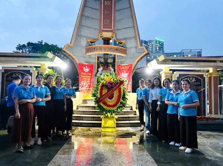 Hội Liên hiệp Phụ nữ Phường Yên Sở tổ chức các hoạt động kỷ niệm 78 năm ngày Thương binh Liệt sỹ- Ảnh 1.