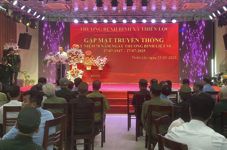 Tổ Thương - Bệnh binh xã Thiên Lộc gặp mặt truyền thống nhân kỷ niệm 78 năm Ngày Thương binh - Liệt sĩ (27/7/1947 – 27/7/2025)
- Ảnh 3.