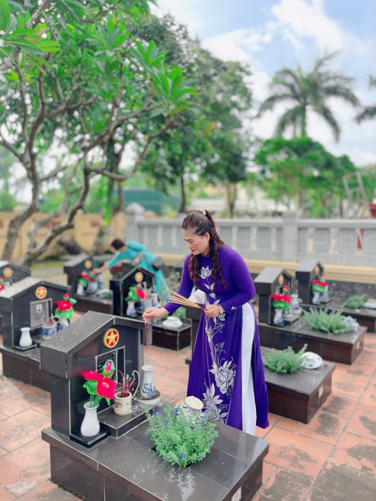 Phường Tương Mai tổ chức lễ dâng hương, đặt vòng hoa tưởng nhớ các anh hùng liệt sĩ nhân kỷ niệm 78 năm ngày Thương binh liệt sỹ (27/7/1947-27/7/2025) - Ảnh 4.