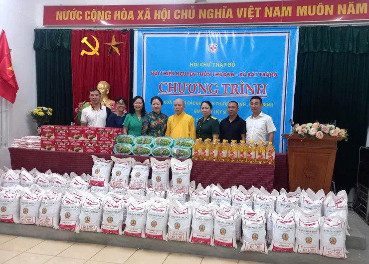 Bát Tràng tổ chức nhiều hoạt động tri ân ngày Thương binh - liệt sĩ (27/7) trên địa bàn xã- Ảnh 2.