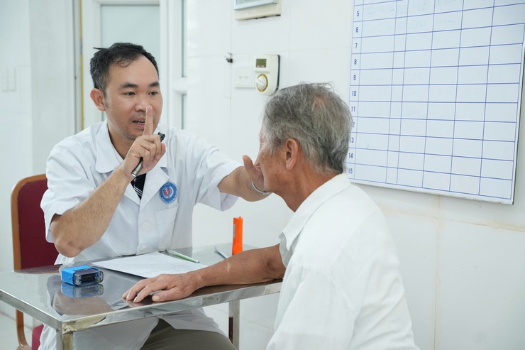 Xã Vân Đình, 410 người có công, gia đình chính sách được thăm khám sức khỏe nhân kỷ niệm 78 năm Ngày Thương binh - Liệt sỹ (27/7/1947-27/7/2025)- Ảnh 3.