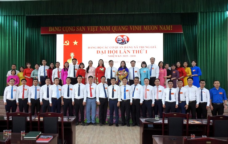 44 ĐẢNG VIÊN THAM DỰ ĐẠI HỘI ĐẢNG BỘ CÁC CƠ QUAN ĐẢNG XÃ TRUNG GIÃ LẦN THỨ I, NHIỆM KỲ 2025-2030- Ảnh 1.