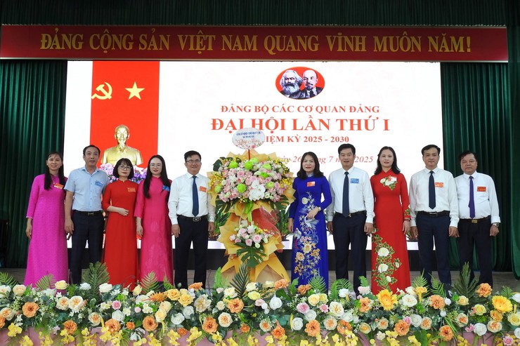44 ĐẢNG VIÊN THAM DỰ ĐẠI HỘI ĐẢNG BỘ CÁC CƠ QUAN ĐẢNG XÃ TRUNG GIÃ LẦN THỨ I, NHIỆM KỲ 2025-2030- Ảnh 2.