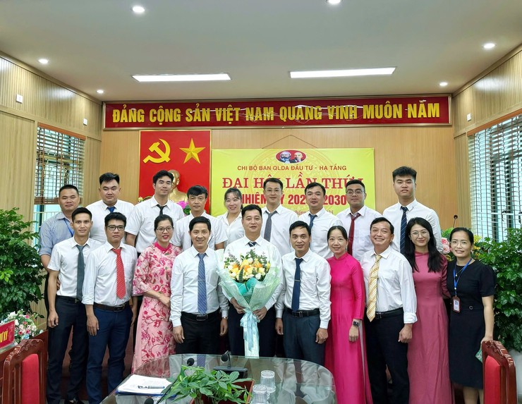 ĐẠI HỘI CHI BỘ BAN QUẢN LÝ DỰ ÁN ĐẦU TƯ - HẠ TẦNG XÃ TRUNG GIÃ LẦN THỨ I, NHIỆM KỲ 2025 – 2030 - Ảnh 1.