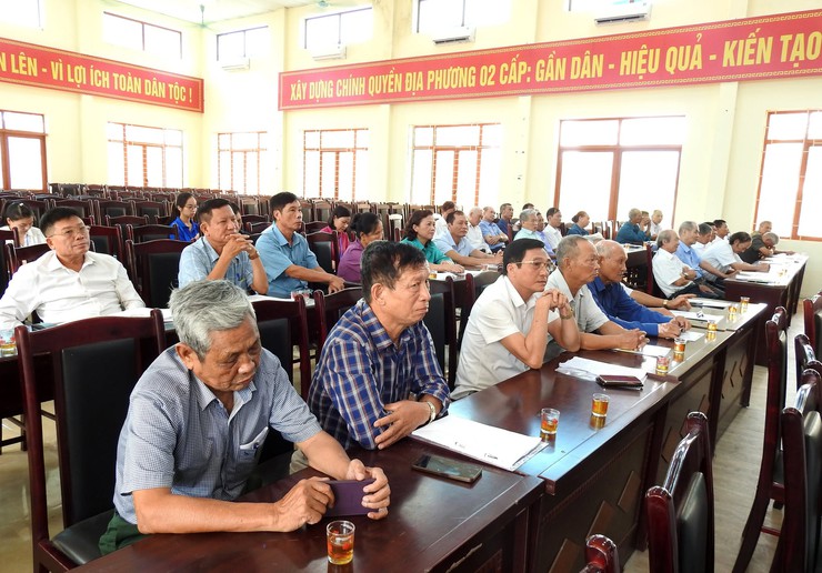 XÃ TRUNG GIÃ: GẶP MẶT NGUYÊN LÃNH ĐẠO 4 XÃ CŨ ĐÓNG GÓP VÀO DỰ THẢO BÁO CÁO CHÍNH TRỊ ĐẠI HỘI ĐẢNG BỘ XÃ LẦN THỨ I, NHIỆM KỲ 2025 - 2030- Ảnh 3.
