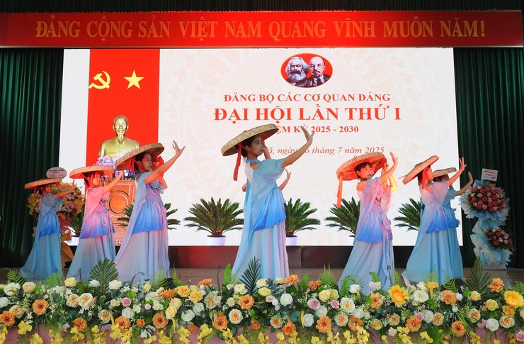 44 ĐẢNG VIÊN THAM DỰ ĐẠI HỘI ĐẢNG BỘ CÁC CƠ QUAN ĐẢNG XÃ TRUNG GIÃ LẦN THỨ I, NHIỆM KỲ 2025-2030- Ảnh 4.