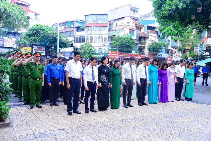 Phường Hoàn Kiếm dâng hương kỷ niệm 78 năm ngày Thương binh liệt sĩ (27/7/1947 – 27/7/2025)- Ảnh 3.