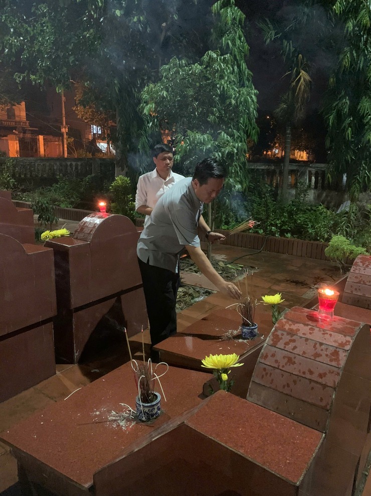 Xã Hương Sơn; thắp nến tri ân tưởng nhớ các Anh hùng liệt sĩ- Ảnh 3.