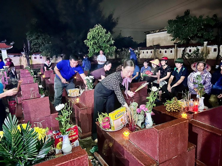 Chuyên Mỹ trang nghiêm, thành kính thắp sáng ngọn lửa tri ân 27/7- Ảnh 7.