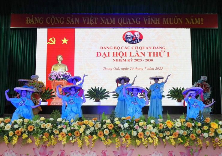 44 ĐẢNG VIÊN THAM DỰ ĐẠI HỘI ĐẢNG BỘ CÁC CƠ QUAN ĐẢNG XÃ TRUNG GIÃ LẦN THỨ I, NHIỆM KỲ 2025-2030- Ảnh 5.