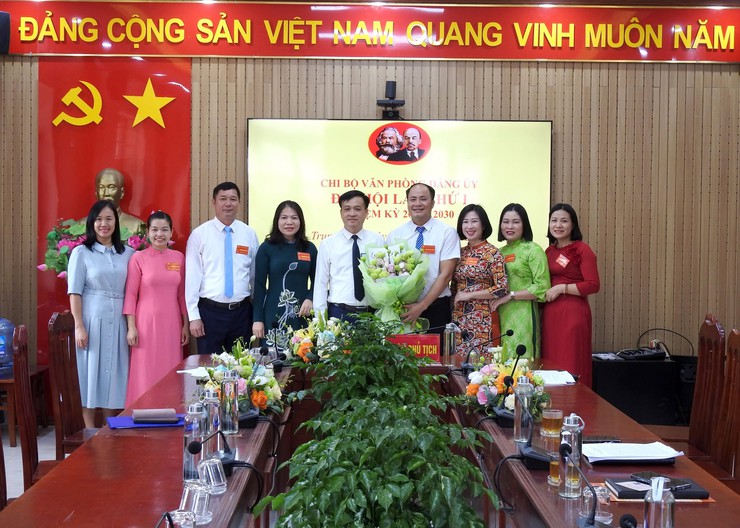 CÁC CHI BỘ TRỰC THUỘC ĐẢNG BỘ CÁC CƠ QUAN ĐẢNG XÃ TRUNG GIÃ: TỔ CHỨC ĐẠI HỘI VỚI 2 NỘI DUNG TRỌNG TÂM- Ảnh 7.