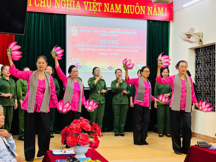 Hội phụ nữ phường Bồ Đề với truyền thống "Uống nước nhớ nguồn- Ảnh 1.