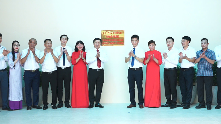 Lễ gắn biển công trình Trường mầm non Xuân Dương - Công trình chào mừng Đại hội Đảng bộ xã Dân Hòa lần thứ I, nhiệm kỳ 2025-2030- Ảnh 2.