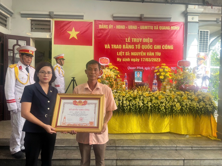 Xã Quang Minh tổ chức trọng thể lễ truy điệu và cấp Bằng Tổ quốc ghi công cho Liệt sỹ Nguyễn Văn Tíu- Ảnh 1.