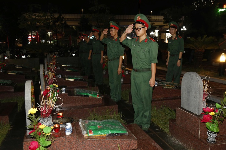 Tuổi trẻ Hà Đông thắp nến tri ân- tiếp lửa truyền thống- Ảnh 7.