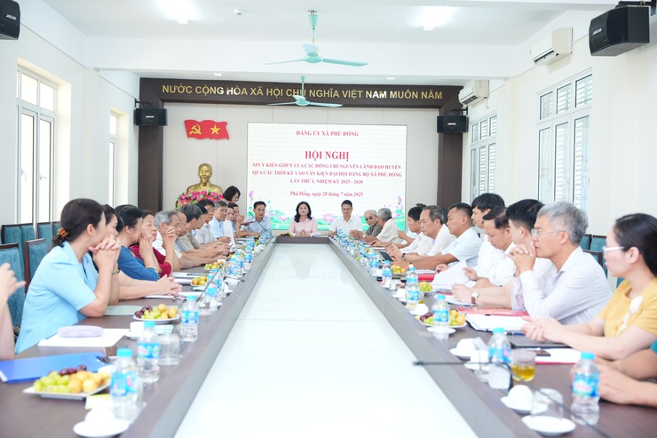 Đảng ủy xã Phù Đổng tổ chức Hội nghị xin ý kiến góp ý của các đồng chí nguyên lãnh đạo Huyện qua các thời kỳ vào Văn kiện Đại hội đại biểu Đảng bộ xã lần thứ I, nhiệm kỳ 2025 - 2030. - Ảnh 1.
