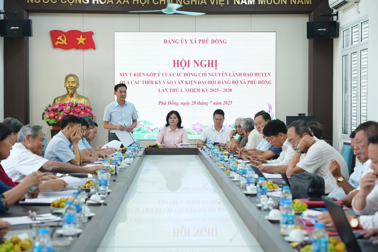 Đảng ủy xã Phù Đổng tổ chức Hội nghị xin ý kiến góp ý của các đồng chí nguyên lãnh đạo Huyện qua các thời kỳ vào Văn kiện Đại hội đại biểu Đảng bộ xã lần thứ I, nhiệm kỳ 2025 - 2030. - Ảnh 2.