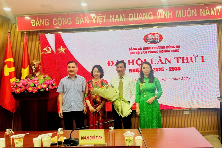 Đại hội Chi bộ Văn phòng HĐND - UBND phường Đống Đa lần thứ I, nhiệm kỳ 2025 -2030- Ảnh 1.