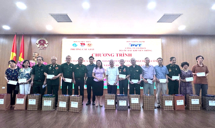 CẦU GIẤY SÁNG MÃI ĐẠO LÝ “UỐNG NƯỚC NHỚ NGUỒN”- Ảnh 2.