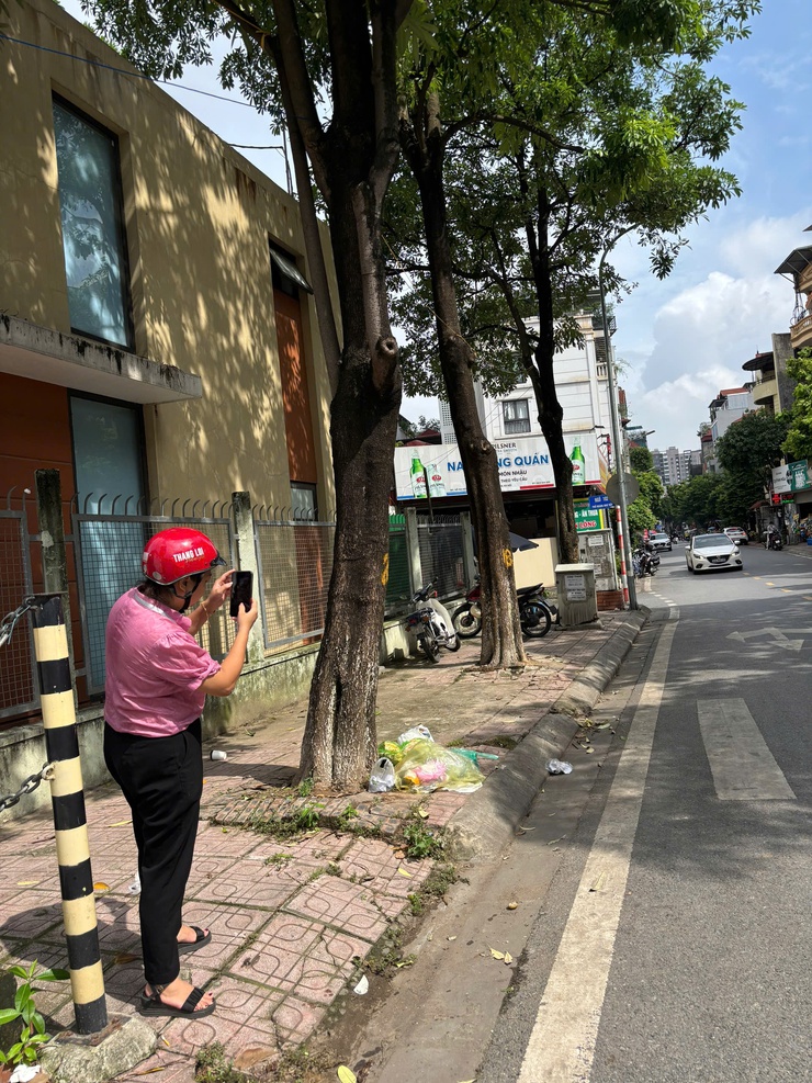 Hội LHPN Phường Bồ Đề duy trì giám sát vệ sinh môi trường trên địa bàn cụm Gia Thuỵ, Bồ Đề- Ảnh 2.