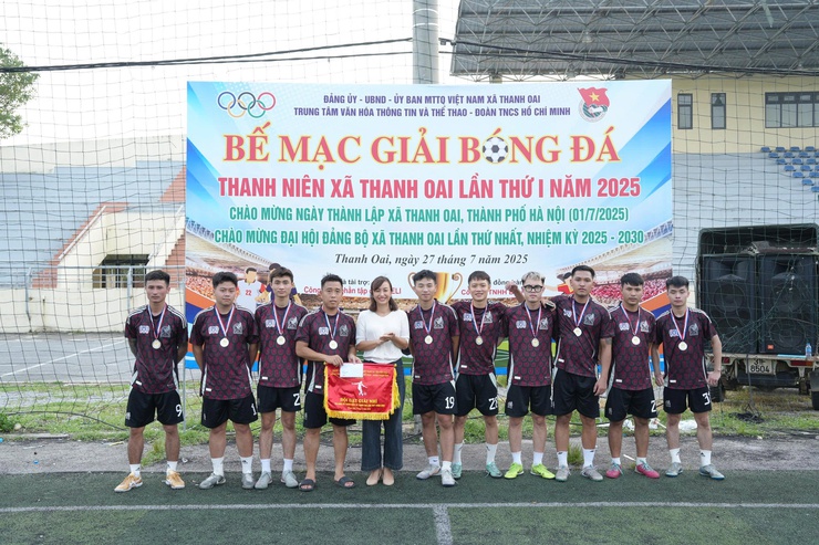 Bế mạc Giải bóng đá thanh niên xã Thanh Oai: Lan tỏa tinh thần đoàn kết- Ảnh 2.