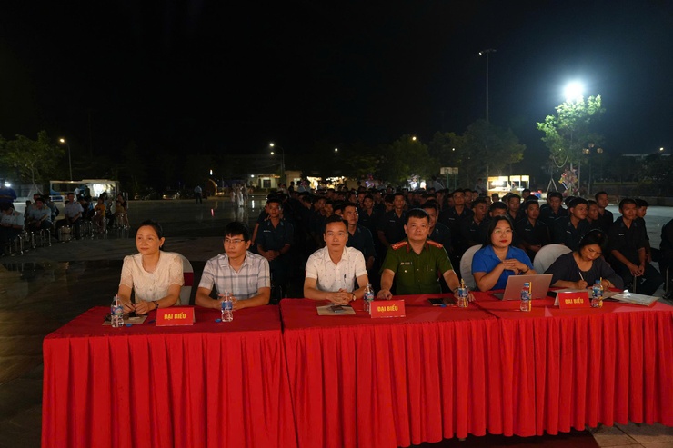 Chương trình nghệ thuật "Bài ca không quên" tri ân các anh hùng liệt sĩ, thương bệnh binh- Ảnh 2.
