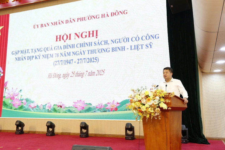 Phường Hà Đông tổ chức gặp mặt, tặng quà gia đình chính sách, người có công với cách mạng- Ảnh 4.