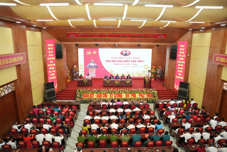 Xã Vân Đình trang trọng tổ chức phiên thứ nhất Đại hội đại biểu Đảng bộ xã nhiệm kỳ 2025 - 2030- Ảnh 2.