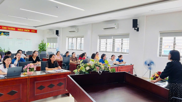 Chi bộ trường Tiểu học Trần Phú tổ chức sinh hoạt chuyên đề góp ý dự thảo văn kiện ĐH đại biểu Đảng bộ phường Lĩnh Nam lần thứ I

- Ảnh 3.