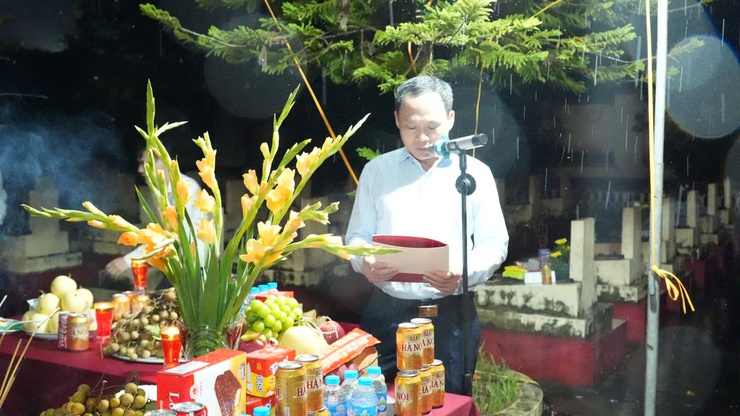 Tổ chức dâng hương tưởng niệm các anh hùng liệt sĩ nhân Ngày 27/7- Ảnh 2.