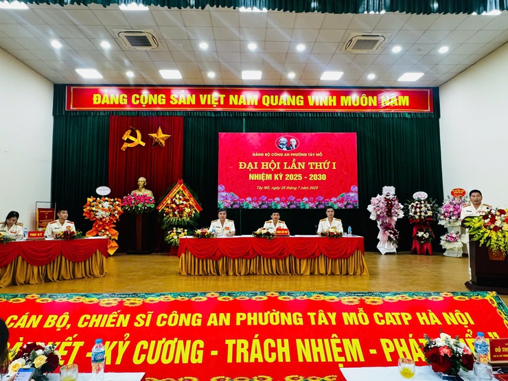 ĐẢNG BỘ CÔNG AN PHƯỜNG TÂY MỖ TỔ CHỨC THÀNH CÔNG ĐẠI HỘI LẦN THỨ NHẤT, NHIỆM KỲ 2025–2030- Ảnh 2.