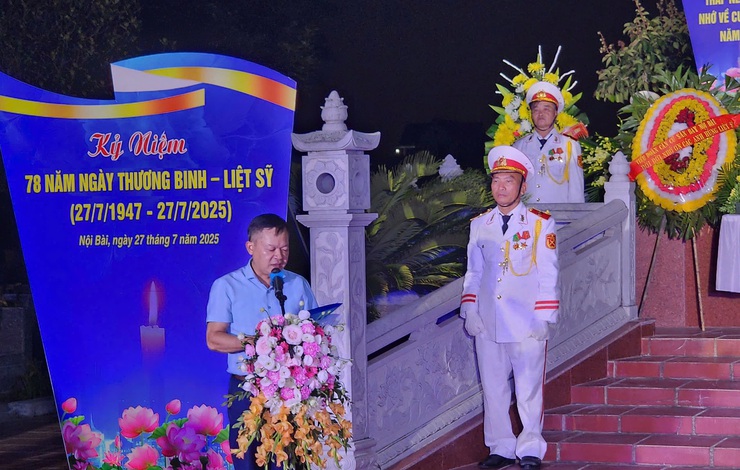 XÚC ĐỘNG LỄ THẮP NẾN TRI ÂN TẠI NGHĨA TRANG LIỆT SĨ HIỀN NINH, XÃ NỘI BÀI- Ảnh 3.