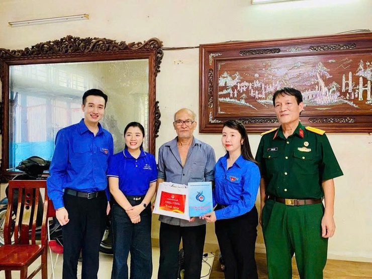 Thanh niên xã Thanh Trì viết tiếp hành trình tri ân và sẻ chia- Ảnh 2.