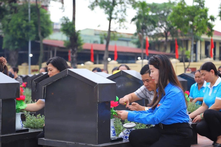 Thanh niên xã Thanh Trì viết tiếp hành trình tri ân và sẻ chia- Ảnh 3.
