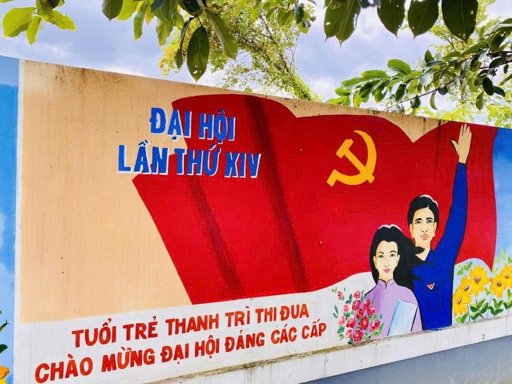 Tranh tường bích hoạ của thanh niên xã Thanh Trì: Điểm tô cảnh quan làng quê, khơi dậy lòng tự hào, tinh thần yêu nước trong mỗi người dân.- Ảnh 5.
