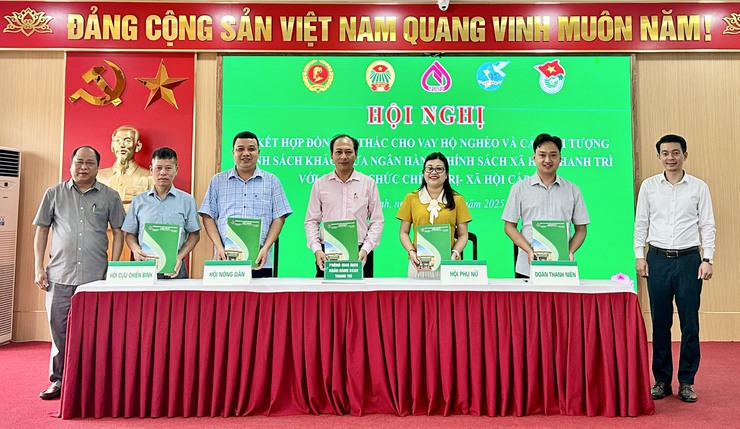 Xã Đại Thanh: Ký kết hợp đồng ủy thác cho vay hộ nghèo và các đối tượng chính sách khác giữa PGD Ngân hàng chính sách xã hội Thanh Trì với các tổ chức chính trị xã hội trên địa bàn- Ảnh 3.