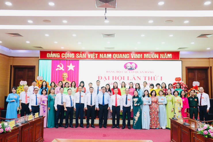 Đại hội Đảng bộ các cơ quan Đảng phường Từ Liêm
 lần thứ I, nhiệm kỳ 2025 –  2030 thành công tốt đẹp.- Ảnh 10.