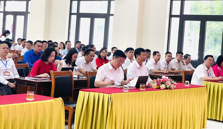 Hội nghị khen thưởng các tập thể, cá nhân có thành tích xuất sắc, đột xuất trong 30 ngày thi đua cao điểm vận hành xã theo mô hình chính quyền địa phương hai cấp- Ảnh 1.