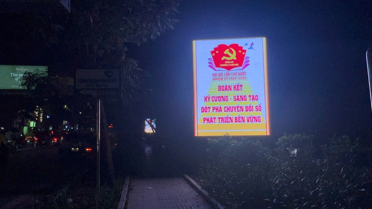 Ô Chợ Dừa rực rỡ chào mừng Đại hội đại biểu Đảng bộ Phường lần thứ I, nhiệm kỳ 2025-2030- Ảnh 15.