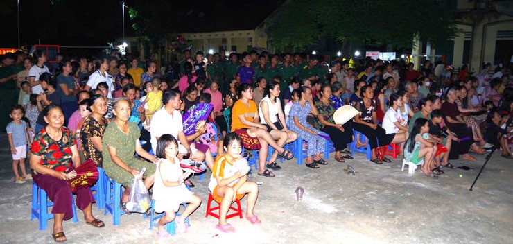 Đêm giao lưu văn nghệ "Thắm tình quân dân"- Ảnh 2.