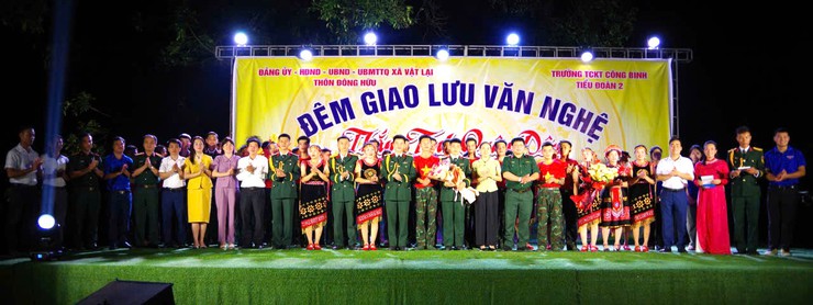 Đêm giao lưu văn nghệ "Thắm tình quân dân"- Ảnh 4.